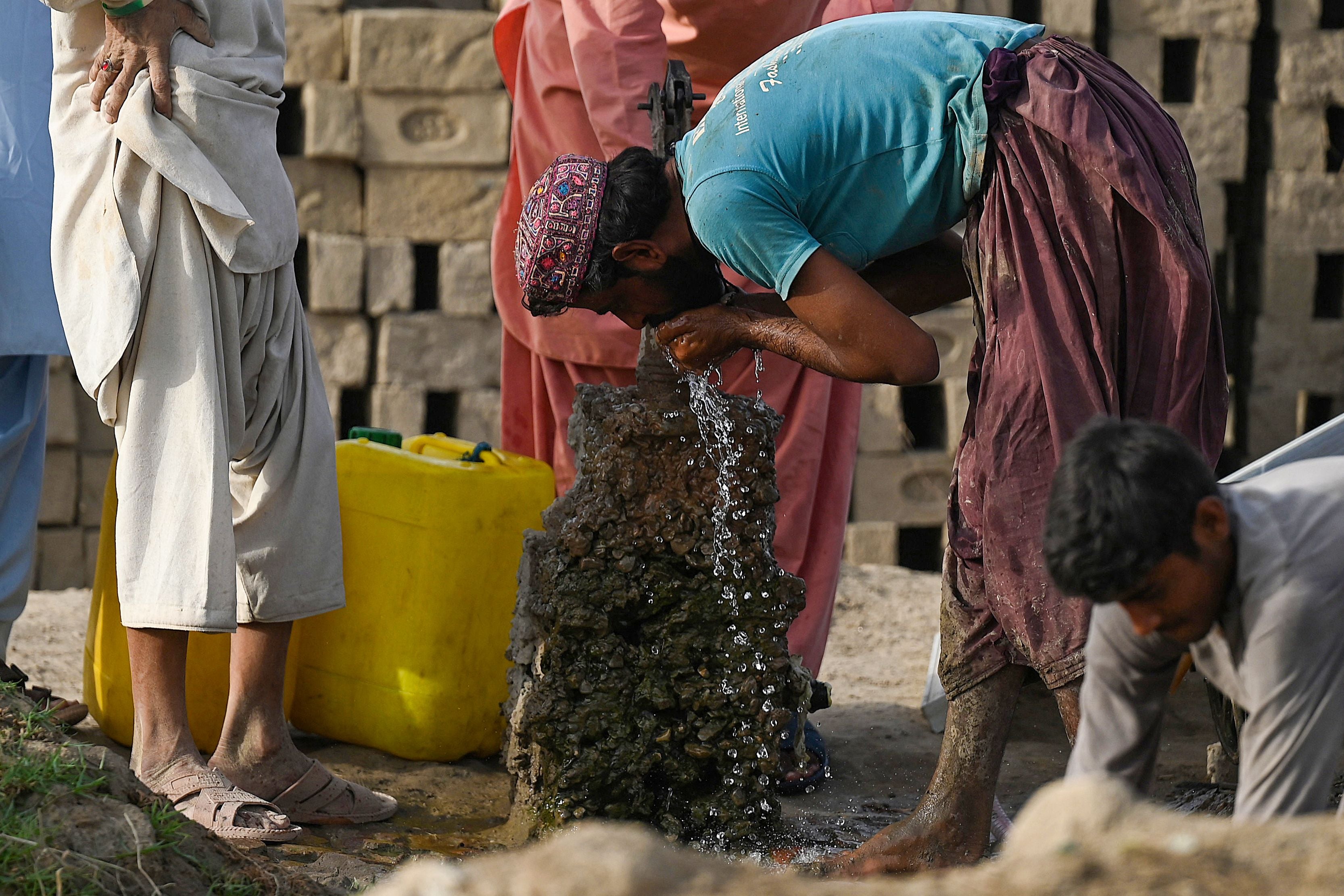 <p>Pakistan and India were hit by heatwaves earlier than usual this year  </p>
