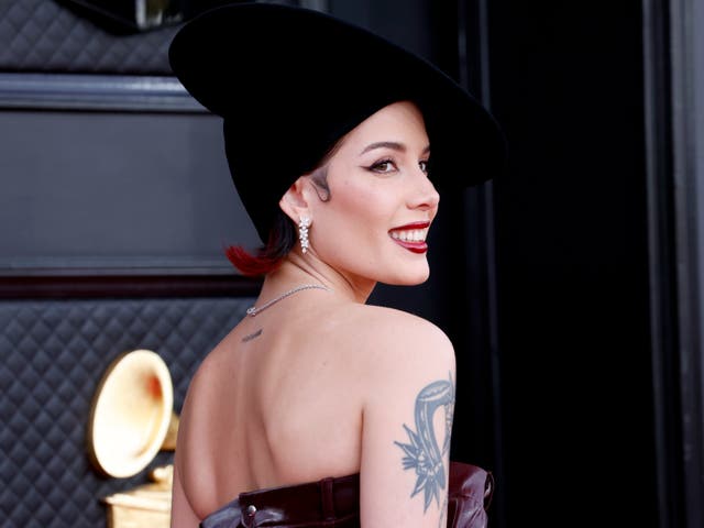 <p>Halsey at the Grammys</p>