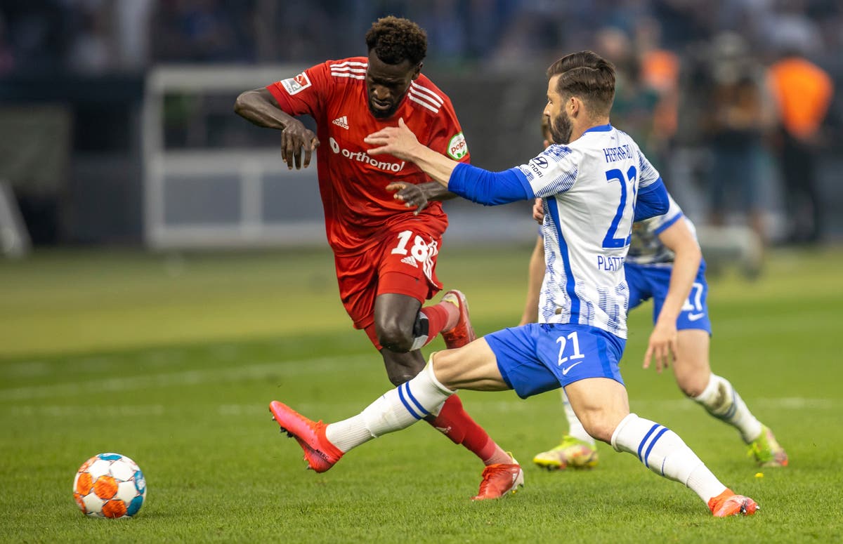 Hertha Berlin overturn first-leg defeat to beat Hamburg and remain in Bundesliga