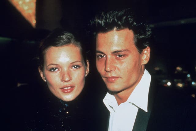 <p>Depp y Moss fueron pareja en la década de los 90 </p>