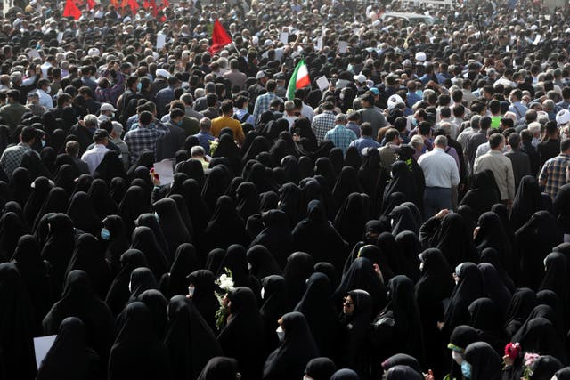 IRAN-CORONEL-FUNERAL