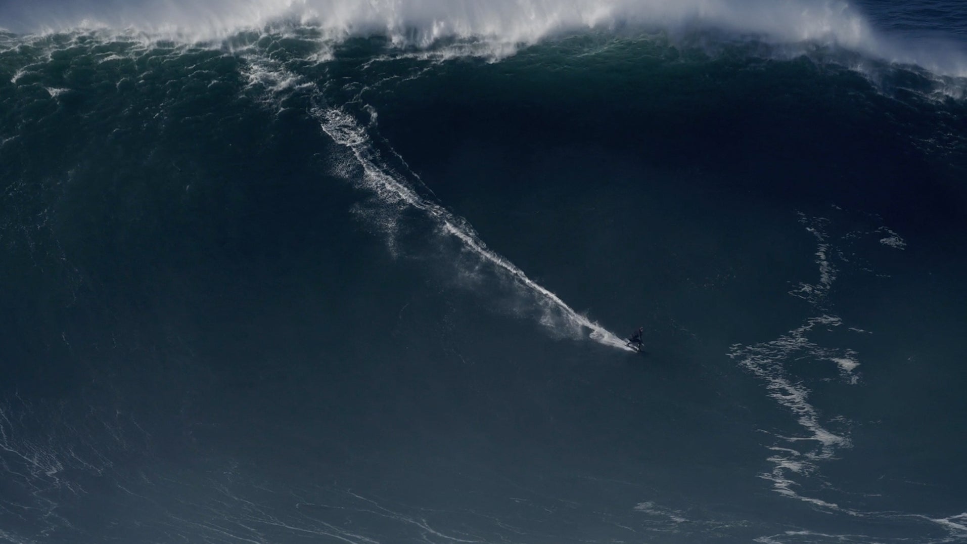 Sebastian Steudtner reached a height of 86 feet while riding waves in Portugal