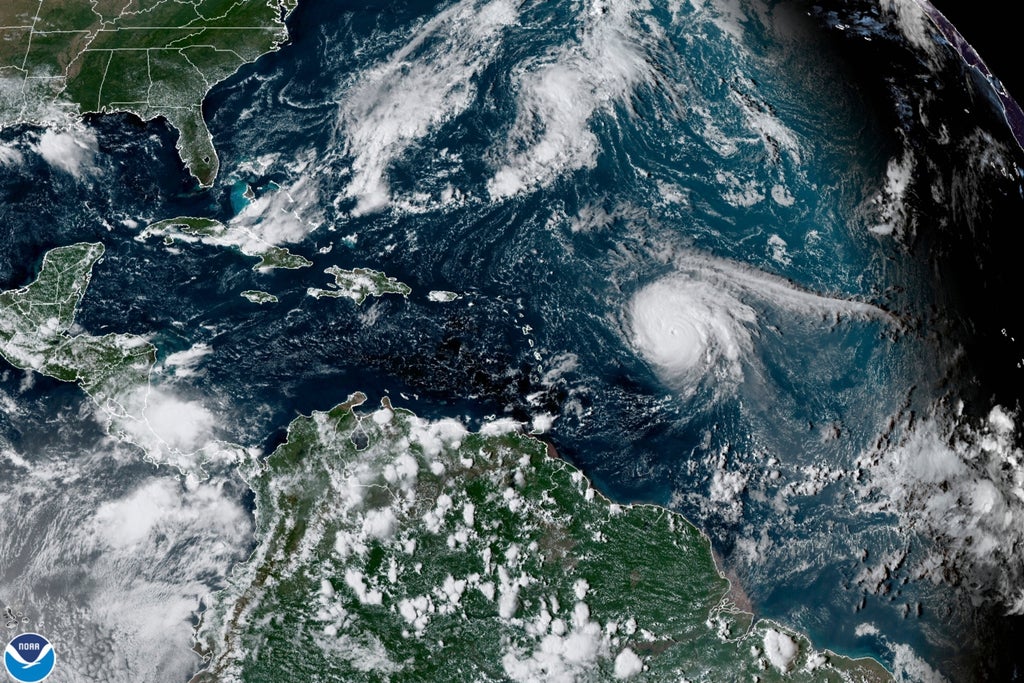 Stormy repeat: NOAA predicts busy Atlantic hurricane season