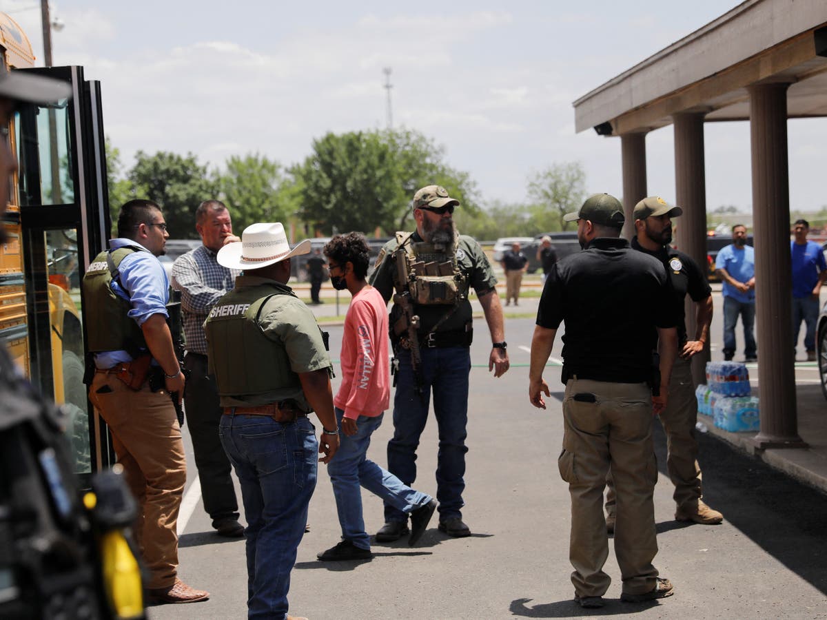 14 students, 1 teacher dead after Texas elementary school shooting