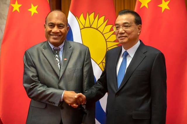 <p>File. Kiribati’s president Taneti Maamau, left, and former Chinese premier, Li Keqiang, pose for a photo before a meeting at the Great Hall of the People in Beijing, Monday, 6 January 2020</p>