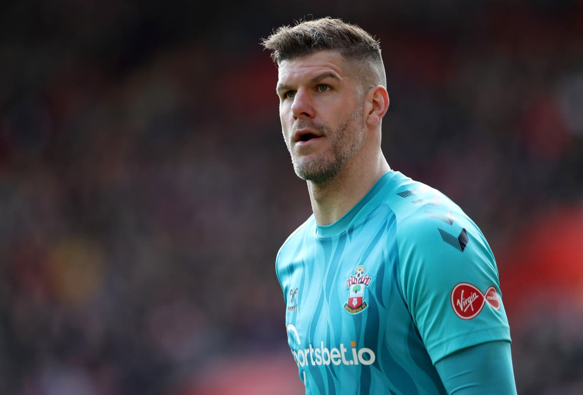 Goalkeeper Fraser Forster undergoing medical at Tottenham