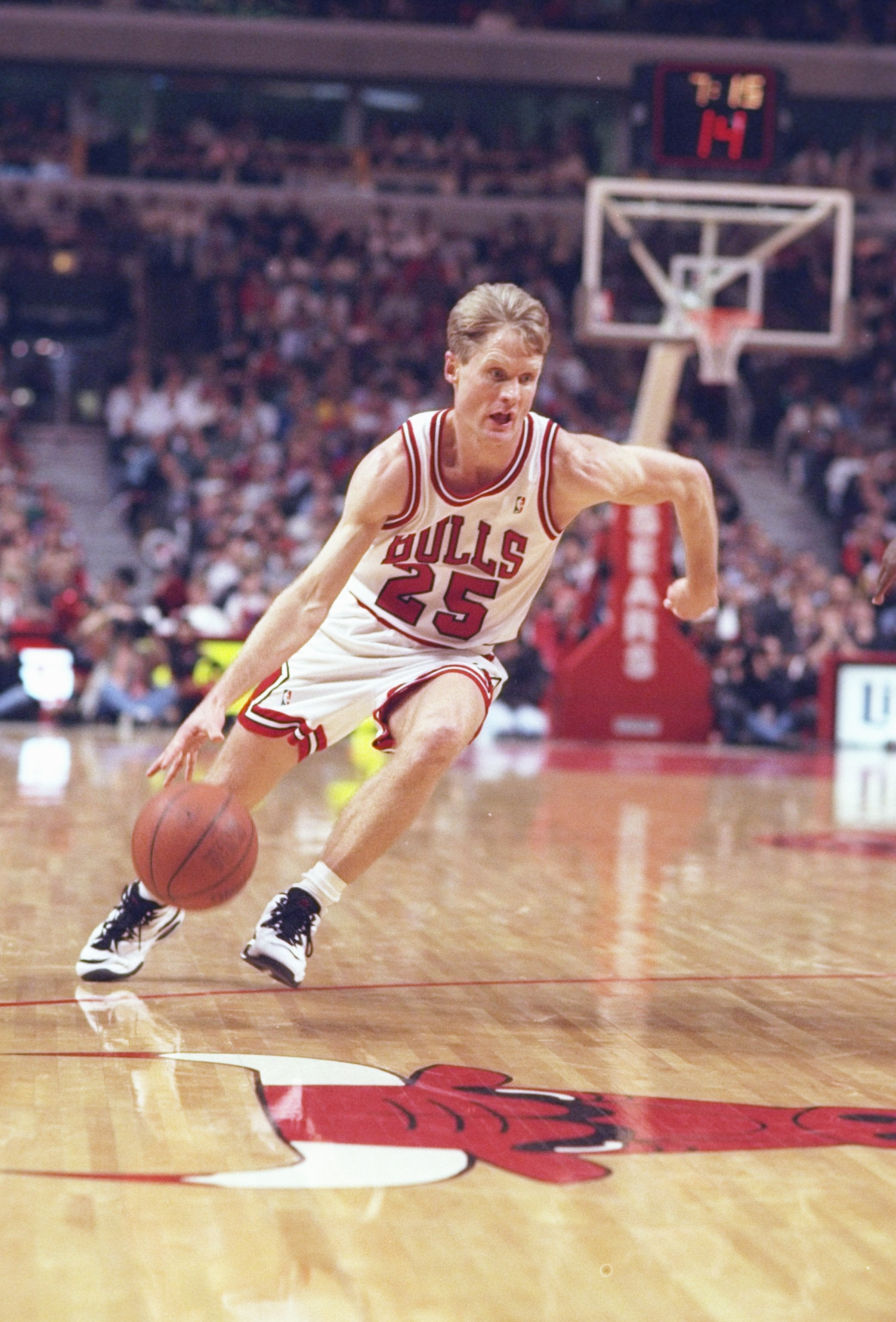 Steve Kerr in action for the Bulls in 1996