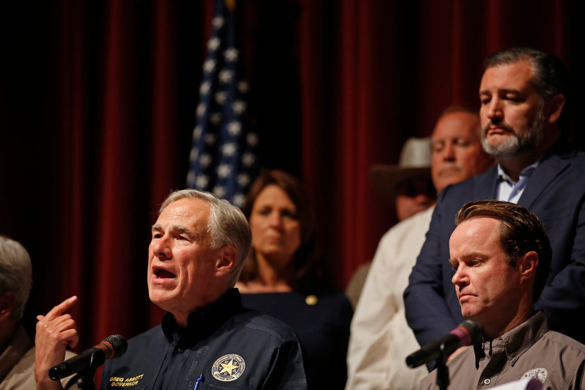 Teksas valisi Greg Abbott, NRA kongresini atlayacak ve silah yanlısı duruş üzerindeki baskının ortasında Uvalde'yi ziyaret edecek