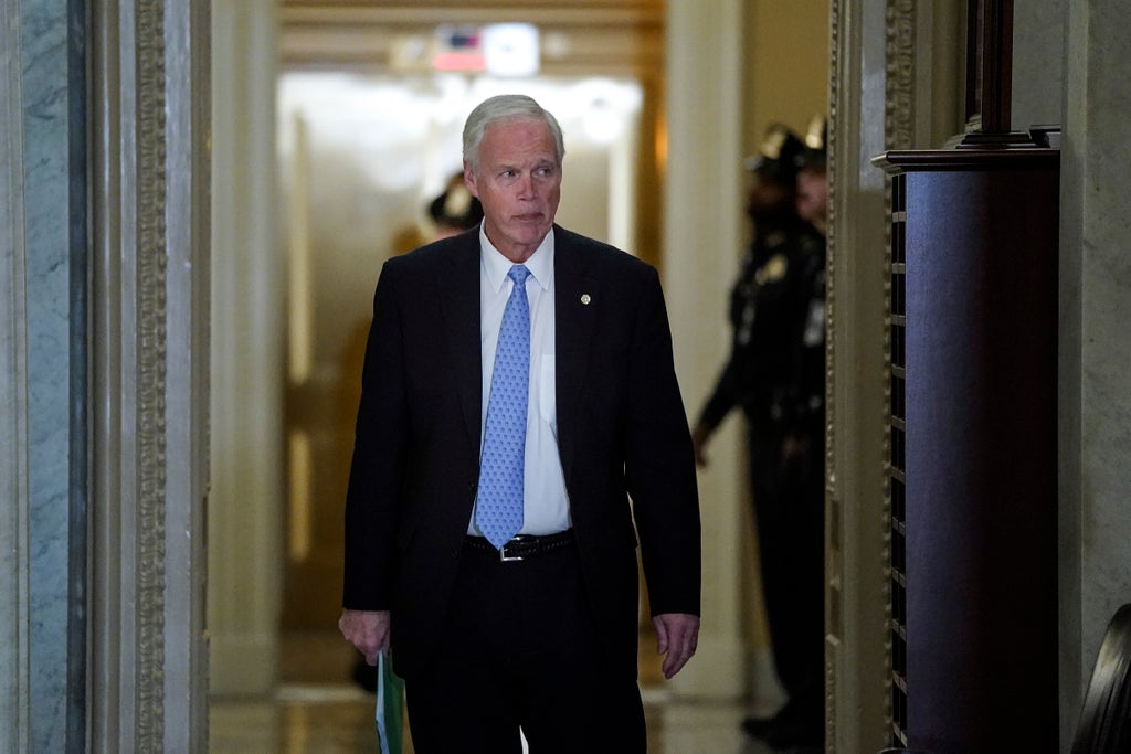 Senator who has received $1m from NRA runs into locked door trying to avoid questions