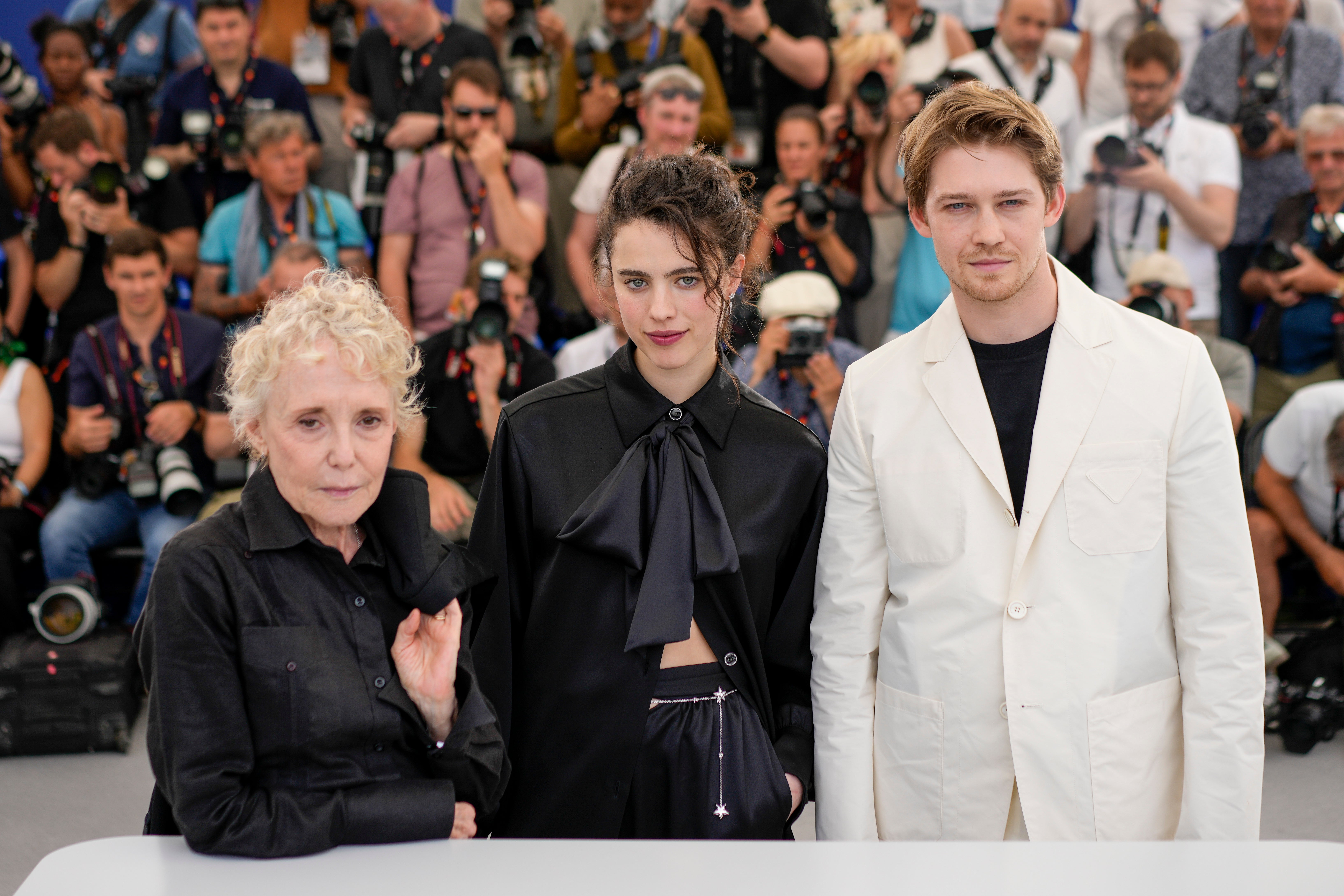 Claire Denis, Margaret Qualley and Joe Alwyn at ‘Stars at Noon’ photocall