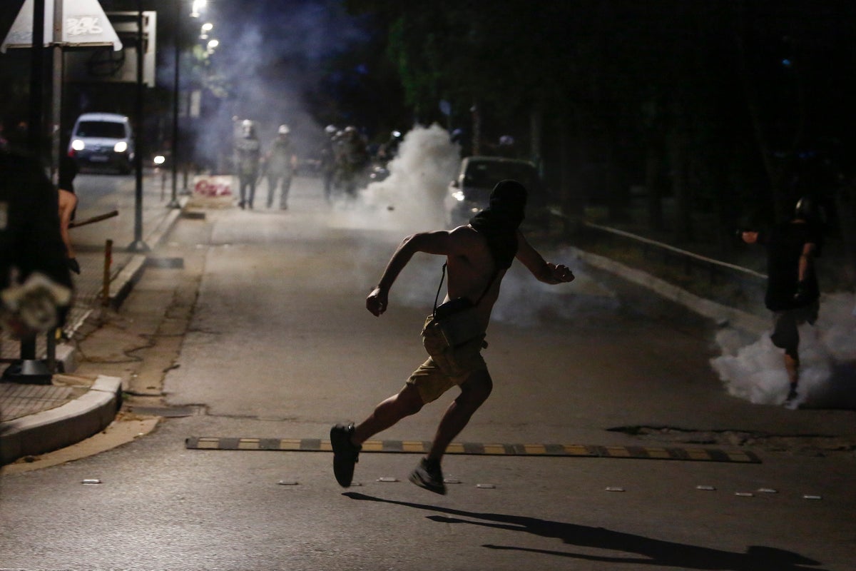 Violent protest in Greece over planned campus police force