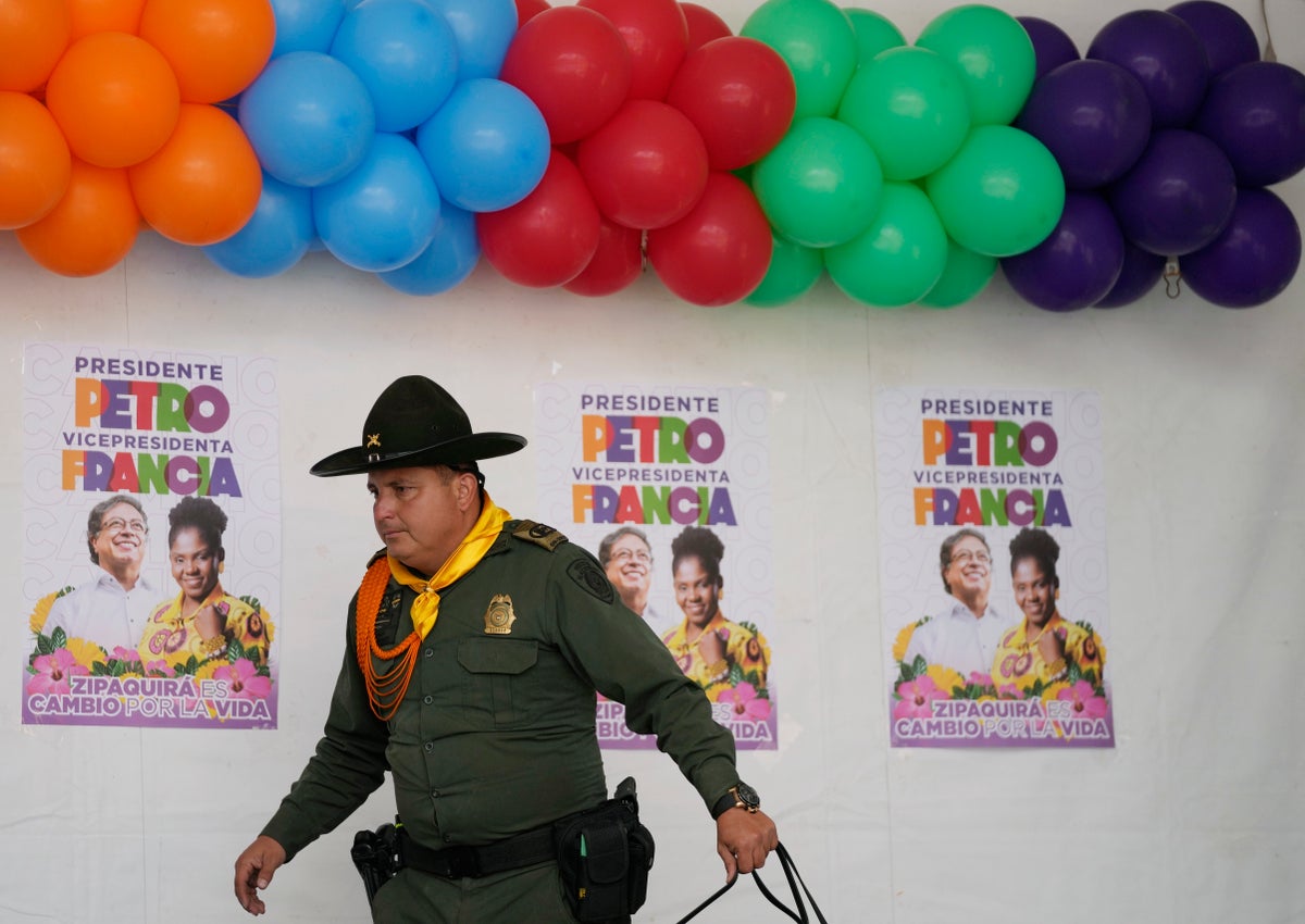 Kolombiya oylamasında eski isyancı lider, ABD bağlarını sarsabilir