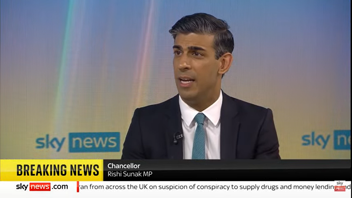 Rishi Sunak says he will give his £400 energy rebate to charity, and urges other wealthy people to do the same