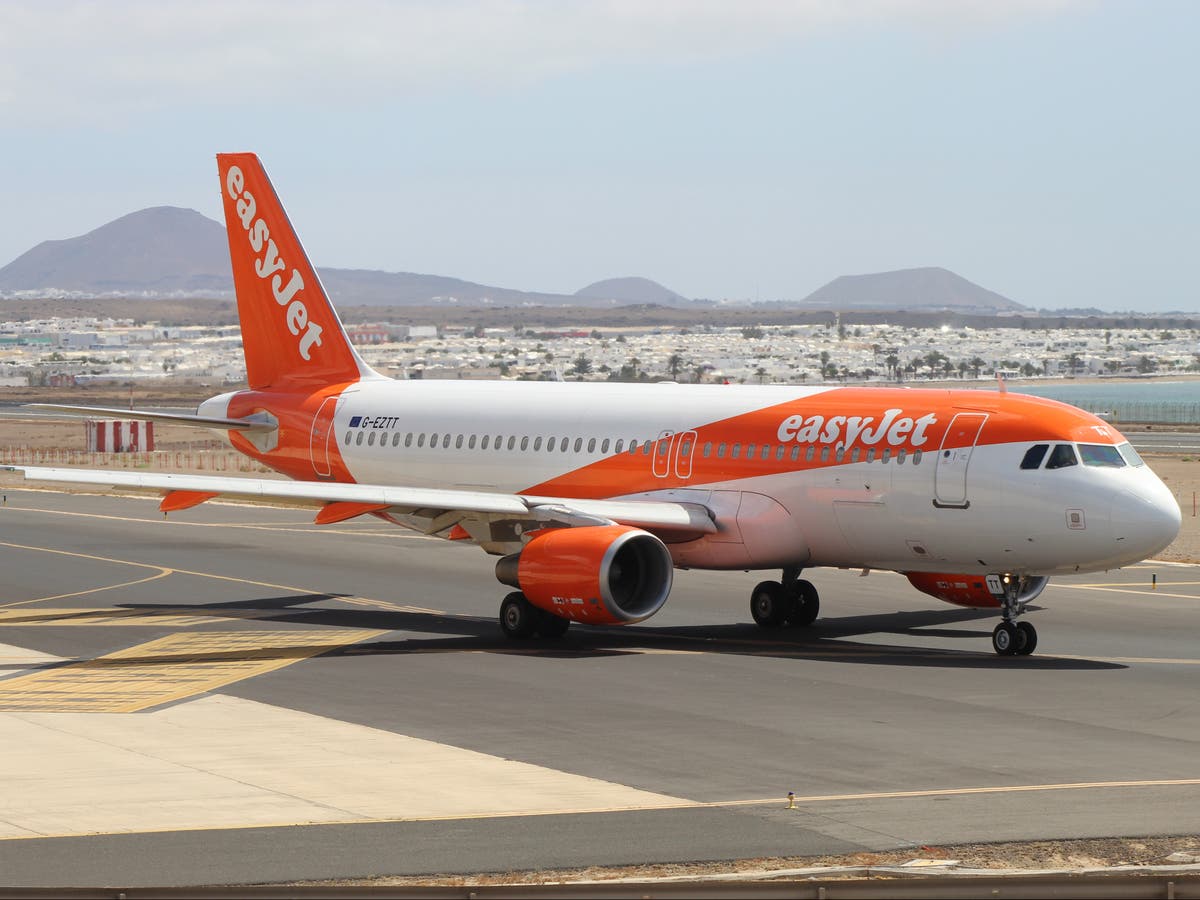 EasyJet to cancel 240 Gatwick flights over half-term