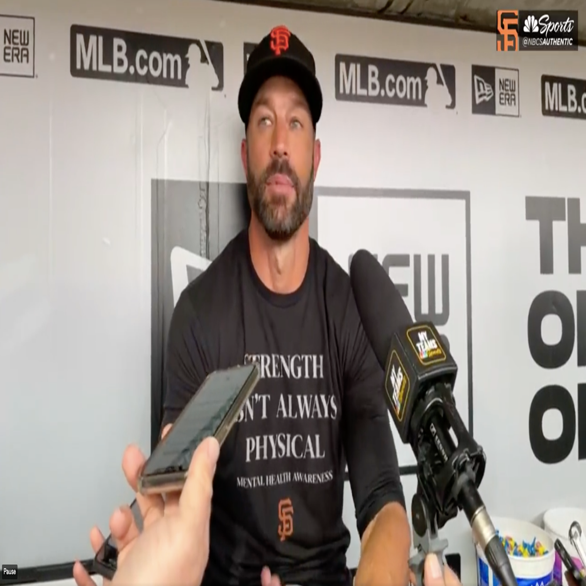 San Francisco Giants manager protests country's gun control laws