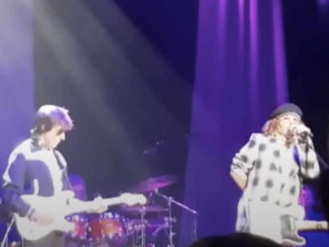 Fan videos show Johnny Depp and Jeff Beck performing together in Sheffield, UK