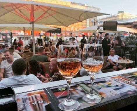 Snaps bar brings all the al fresco drinkers to its yard