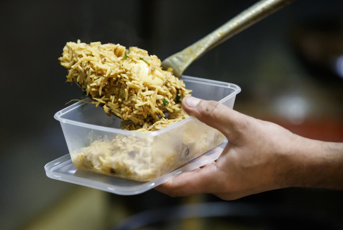 Teaching unions push for free school meal expansion – report
