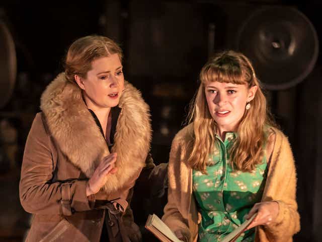 <p>Amy Adams and Lizzie Annis in ‘The Glass Menagerie'</p>