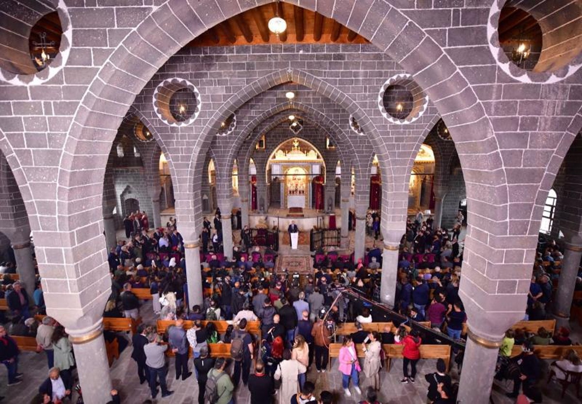 Ermeni Kilisesi yedi yıl sonra kapılarını açıyor
