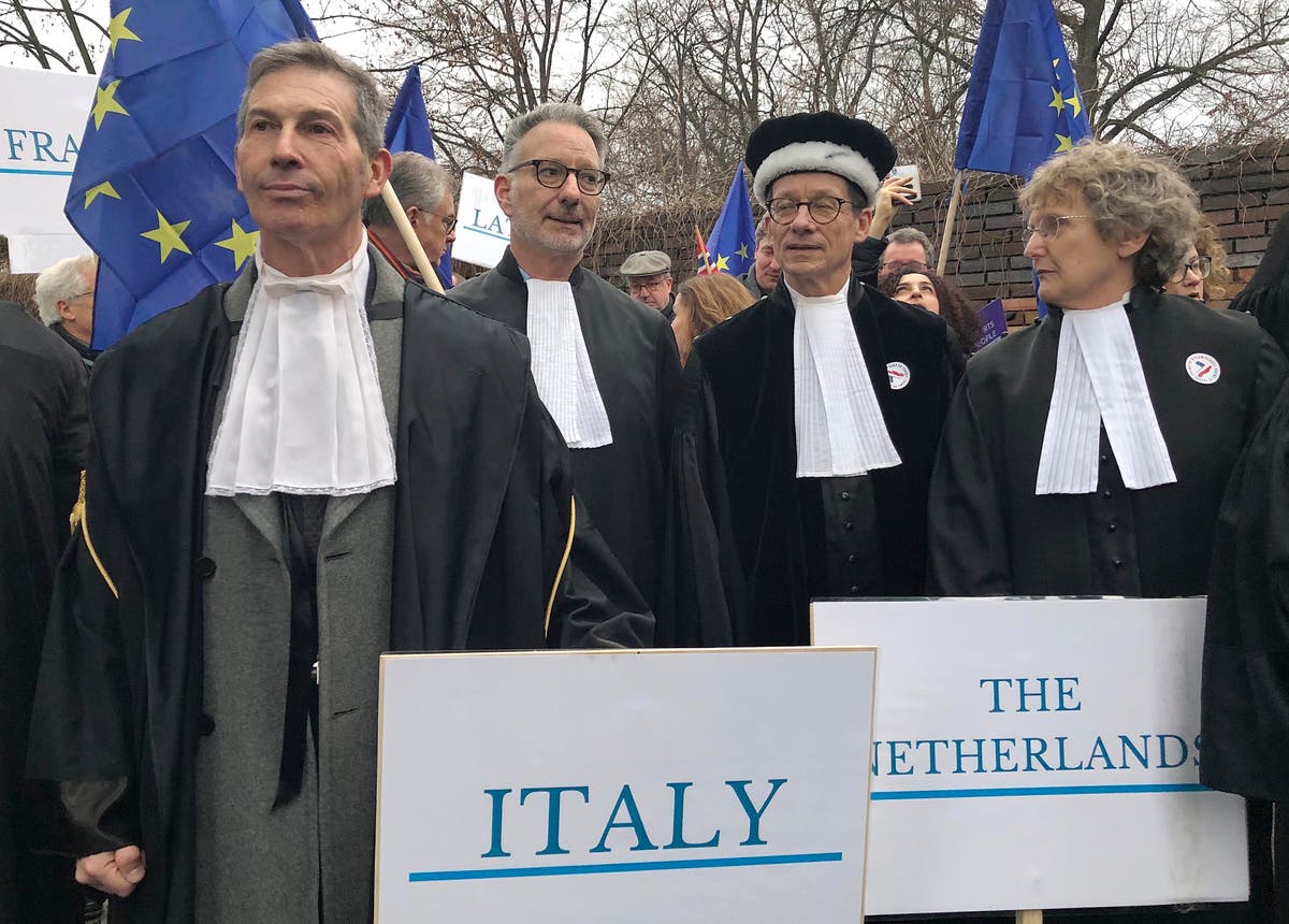 EU lawmakers fear Poland will get cash without fixing courts