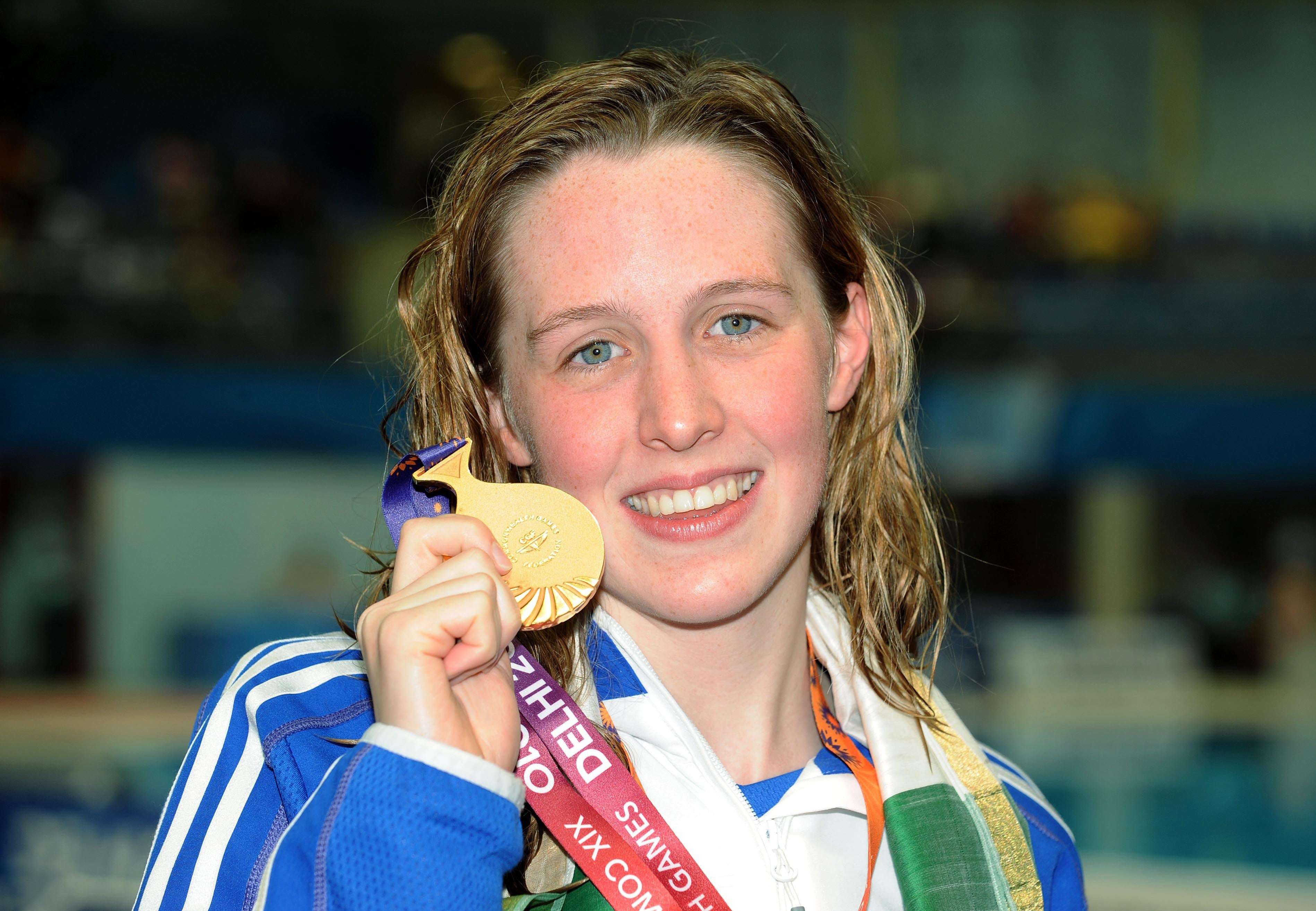 Hannah Miley with her Commonwealth gold medal after victory in the women’s 400m individual medley in Delhi in 2010 (Anna Gowthorpe/PA)
