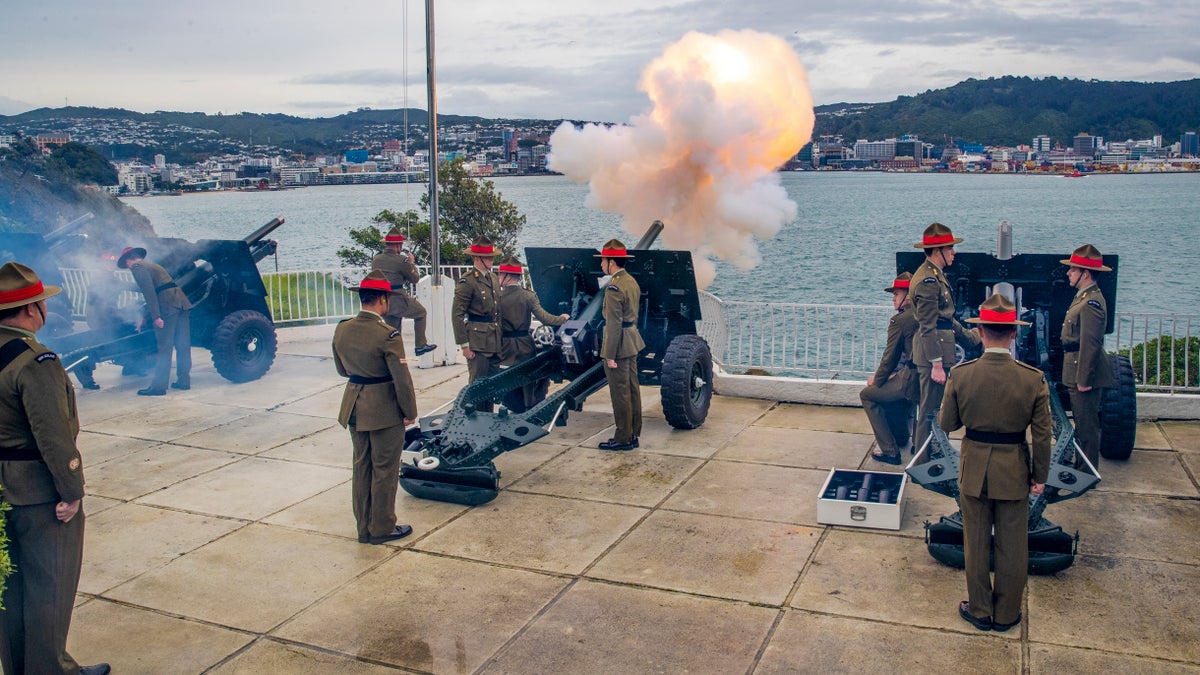 ‘Grit, grace and glory’: New Zealand marks queen’s jubilee