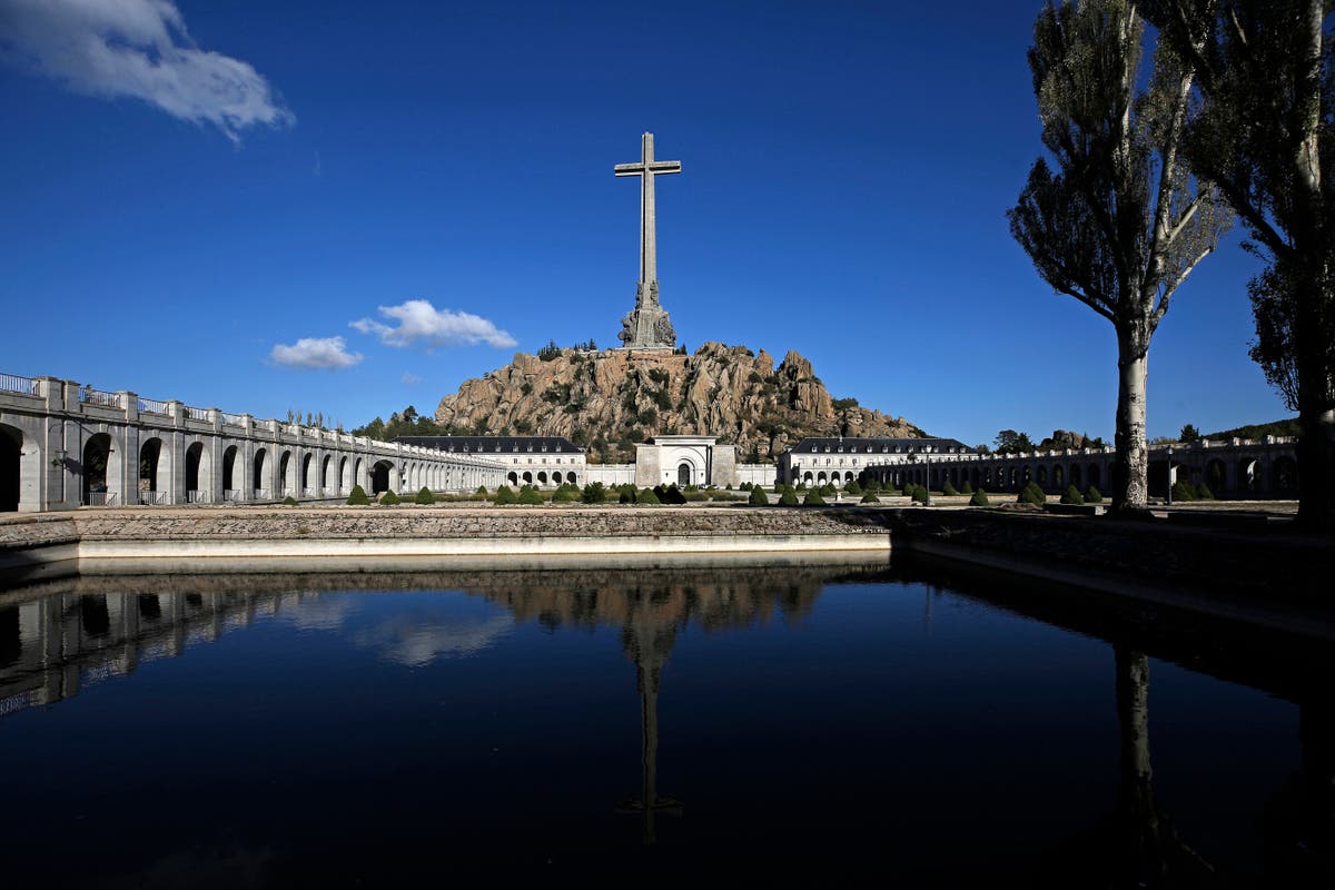 Watch live as Body of founder of Spain’s fascist Falange Party departs Valley of the Fallen after exhumation