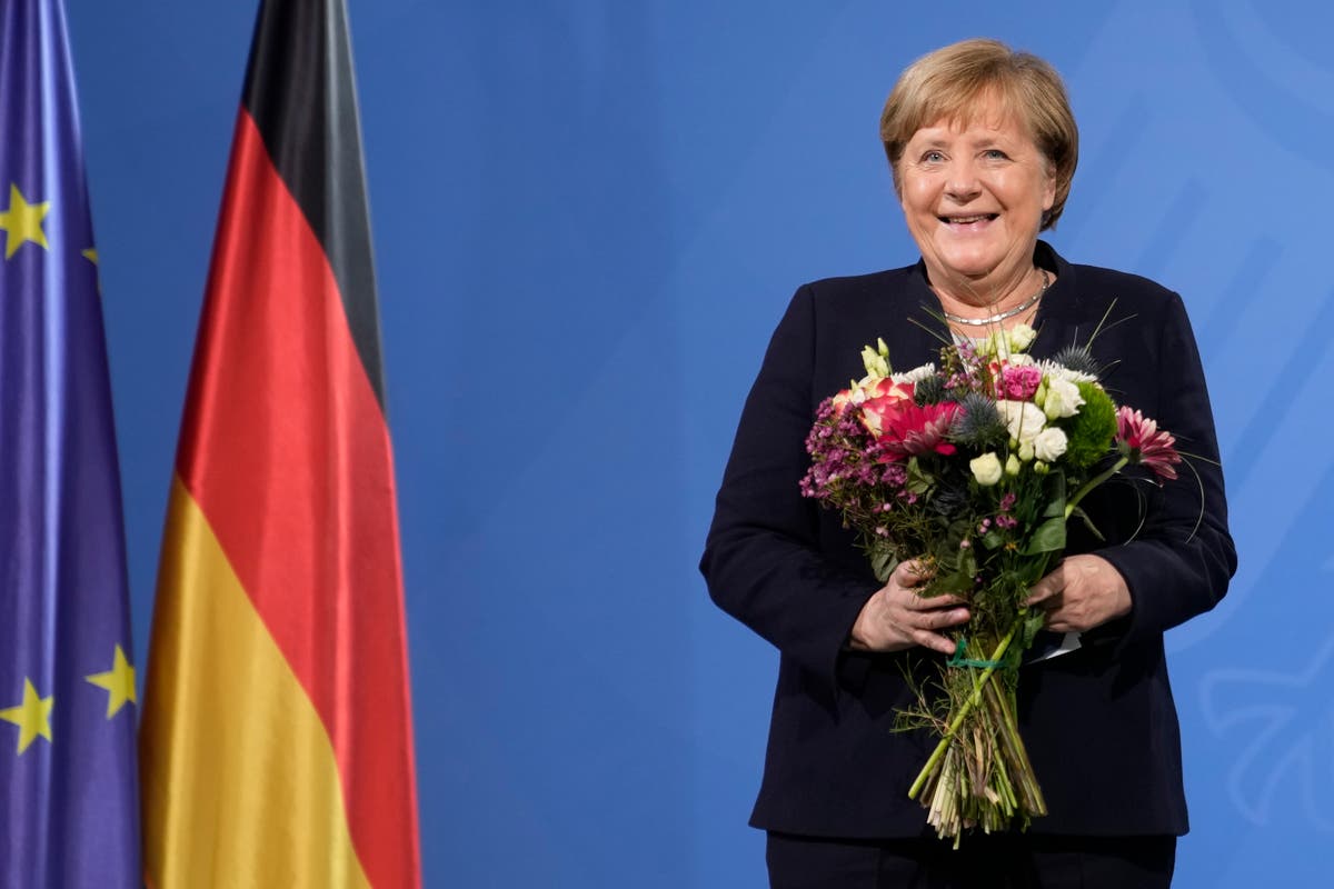 Report: Merkel slams war in Ukraine, hints at next role