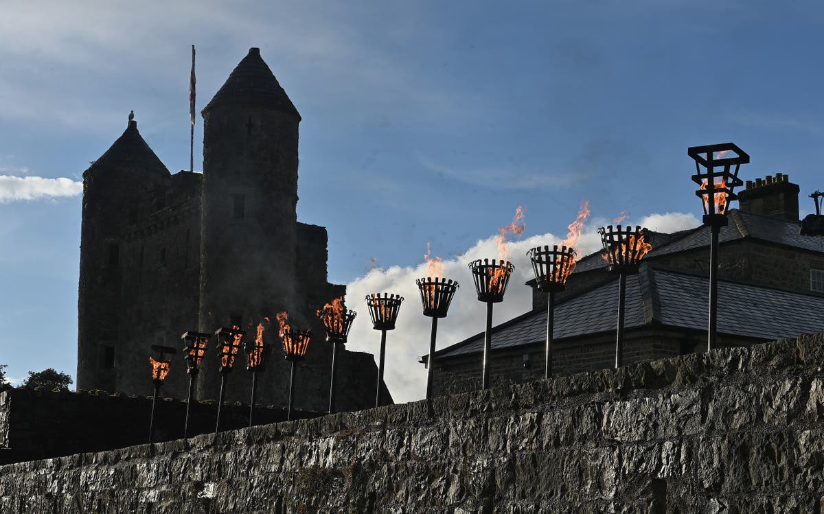 Beacons light up skies across Northern Ireland for the Queen&rsquo;s Platinum Jubilee