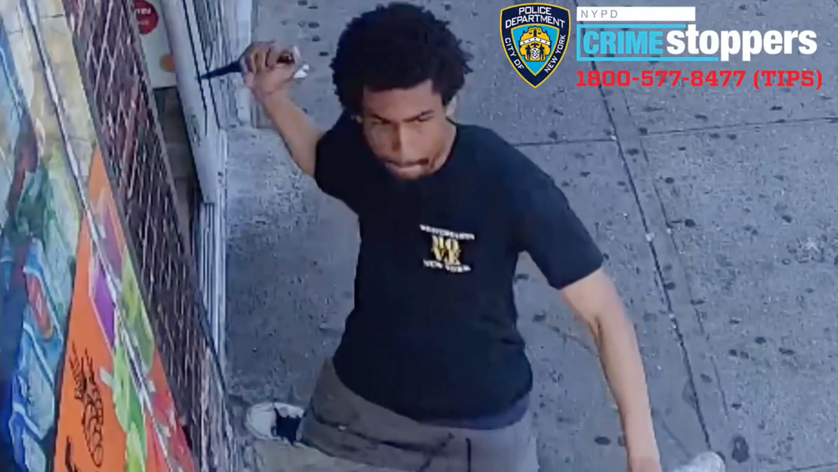 Police identify suspect accused of stabbing teenager in back at New York deli