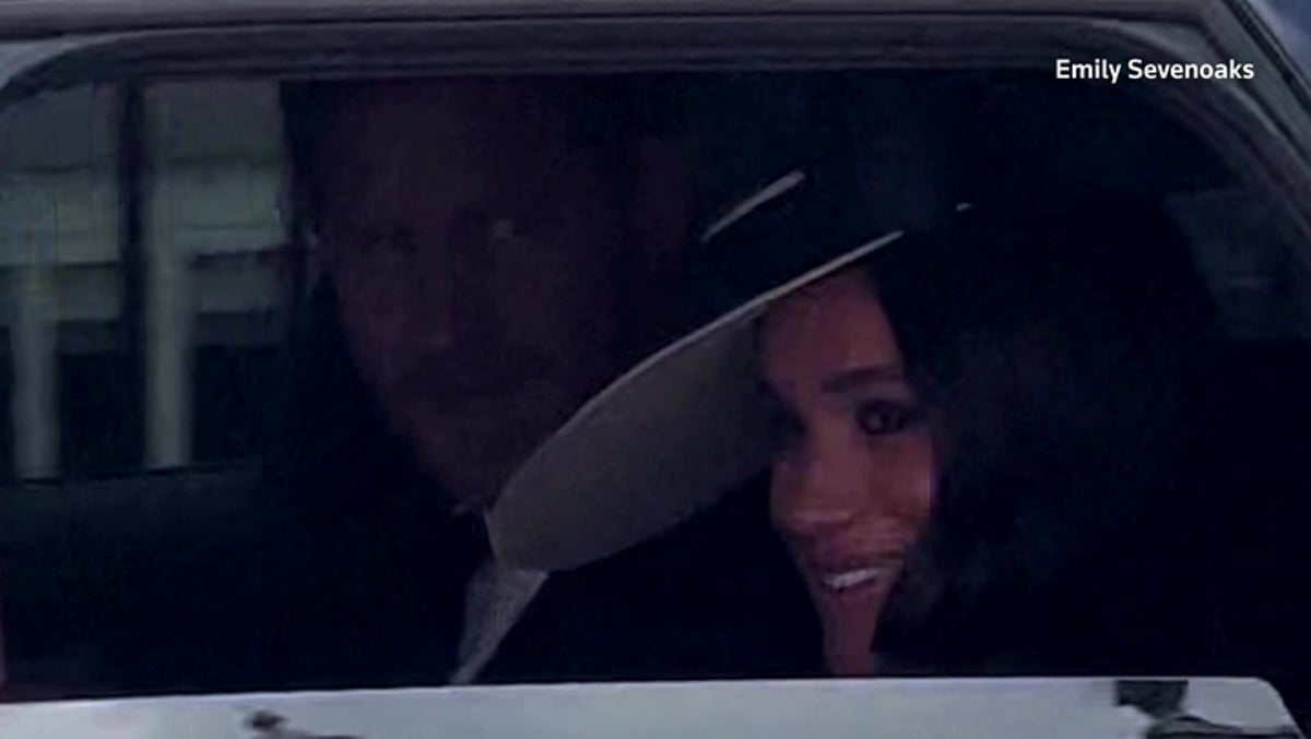 Meghan and Harry wave to cheering Platinum Jubilee fans