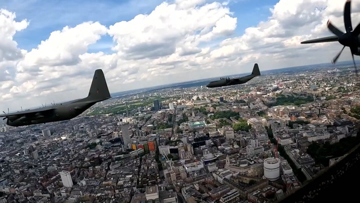 RAF plane camera shows aerial view of London during jubilee flypast