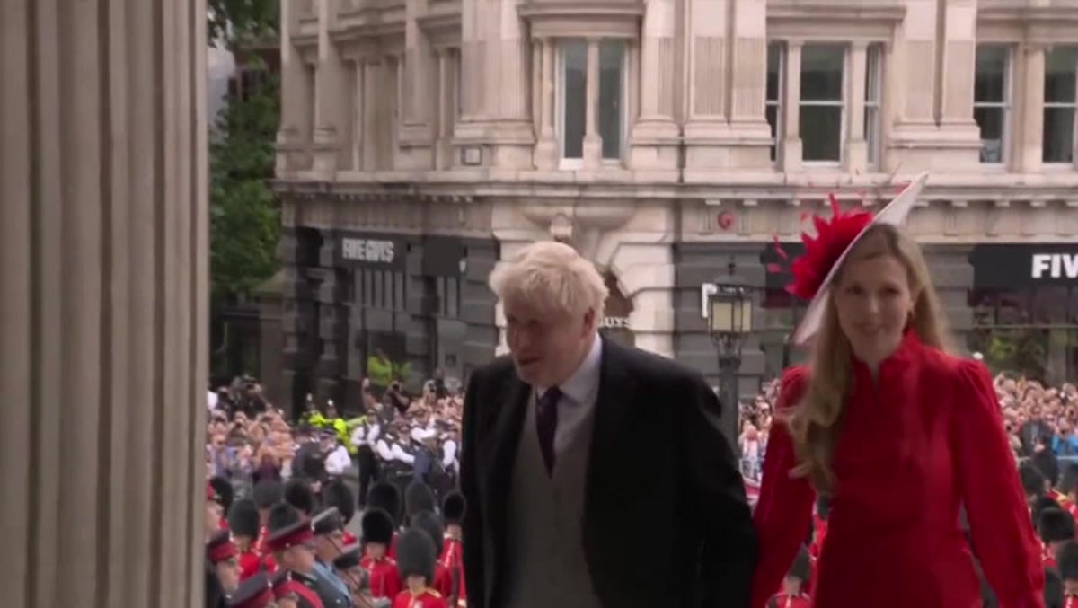 Johnson met with boos and cheers as he arrives at St Paul’s