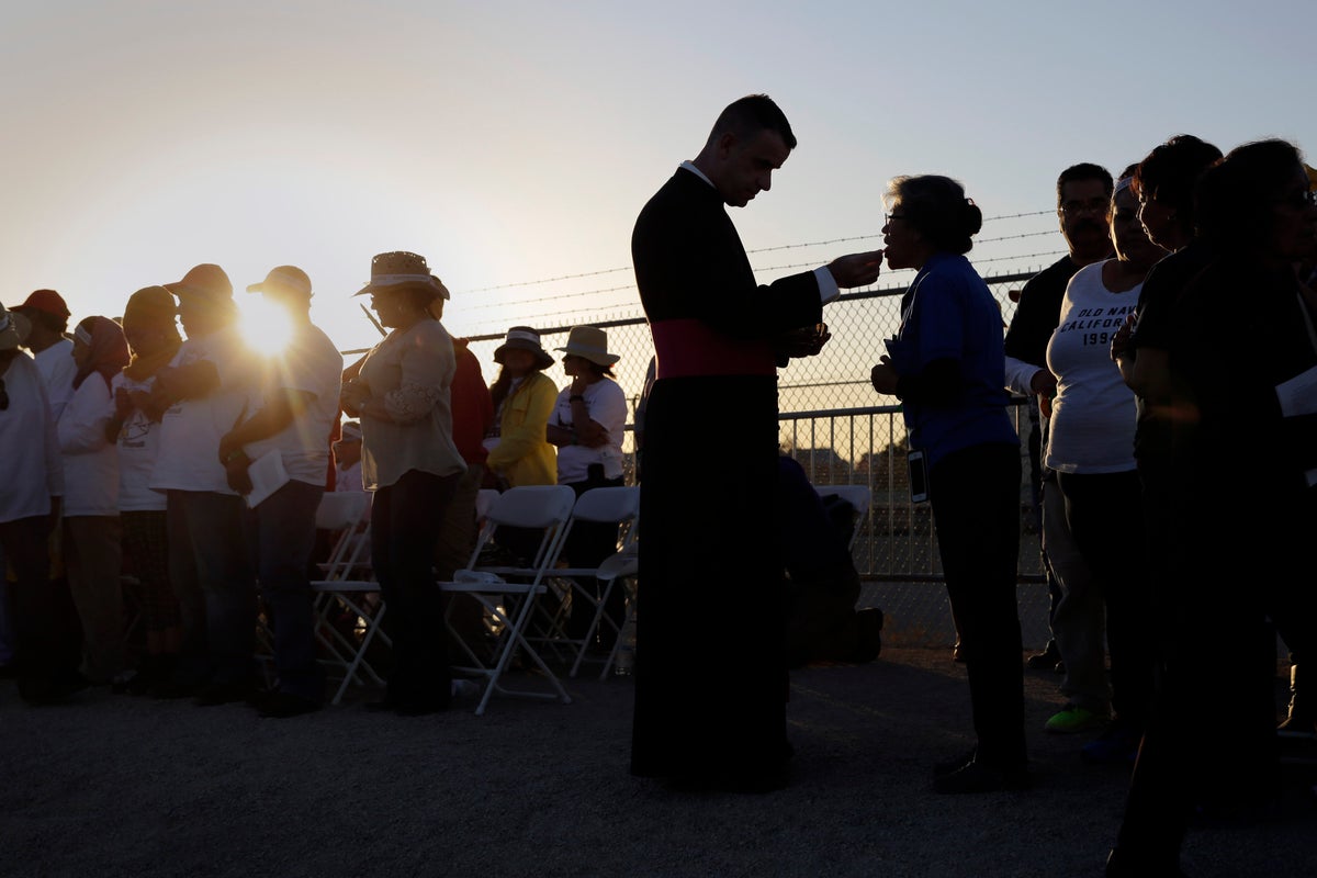 AP-NORC poll details rift between lay Catholics and bishops