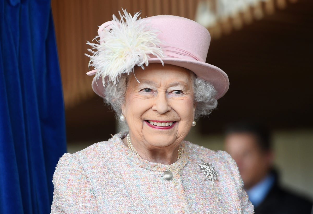 Queen pulls out of Epsom Derby appearance