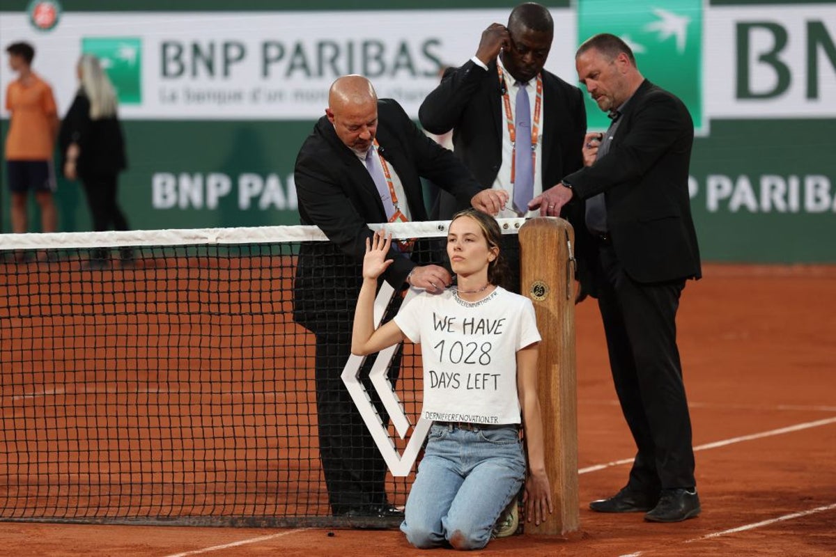 French Open 2022 LIVE: Protestor ties themselves to net as Casper Ruud sets up Rafael Nadal final 