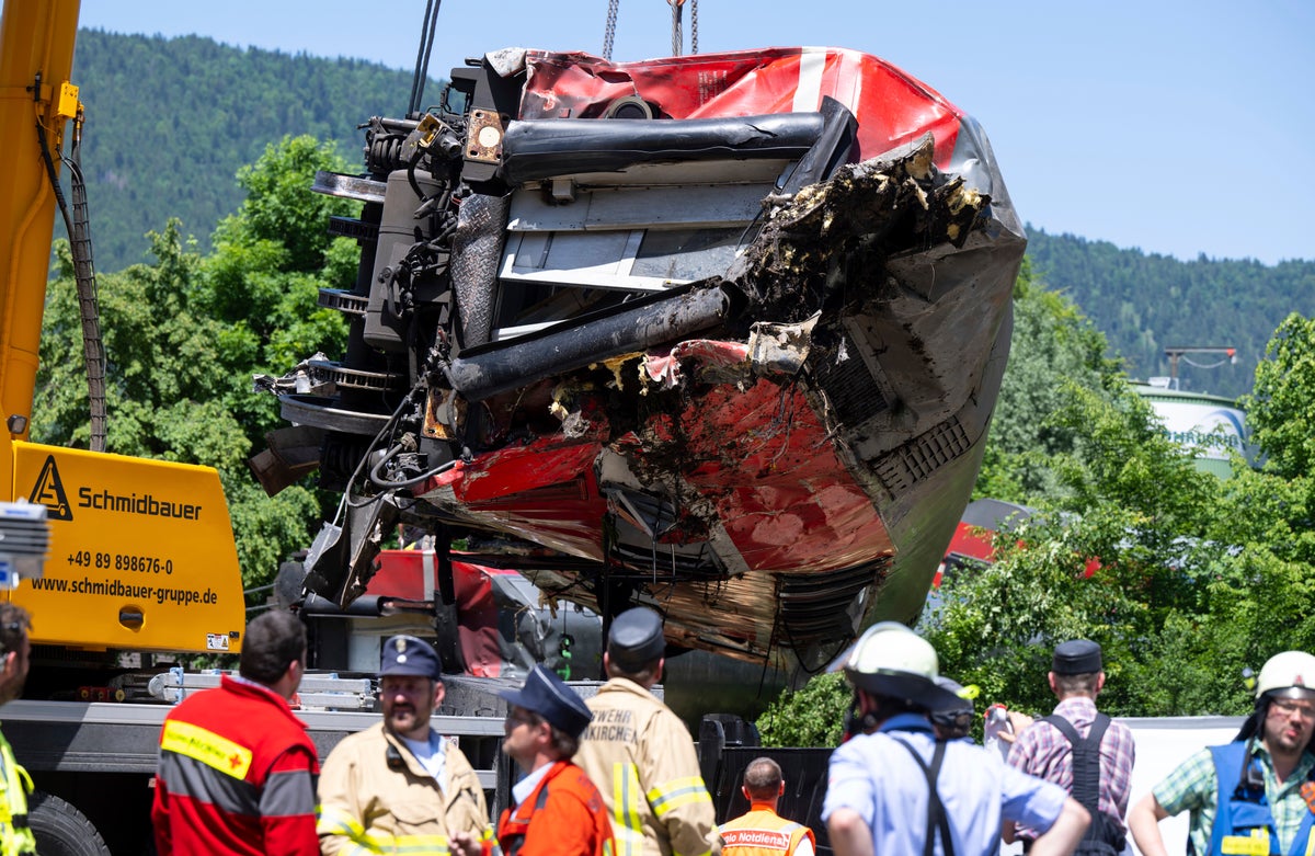 5th victim found in train wreckage in southern Germany