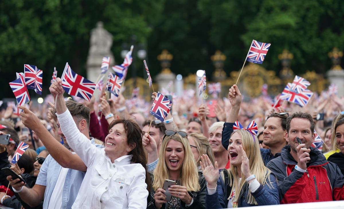 Queen launches Platinum Party with tea with Paddington