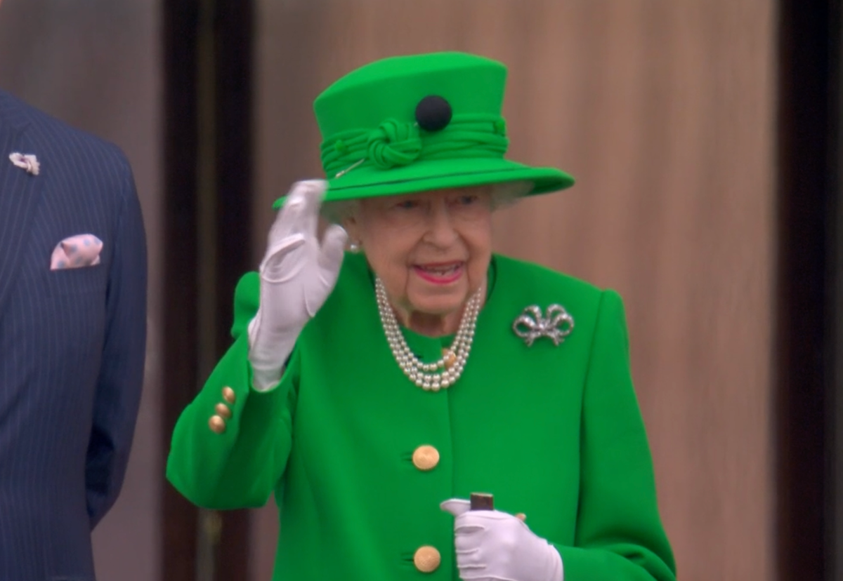 Queen makes surprise appearance on Buckingham Palace balcony at Jubilee celebrations finale