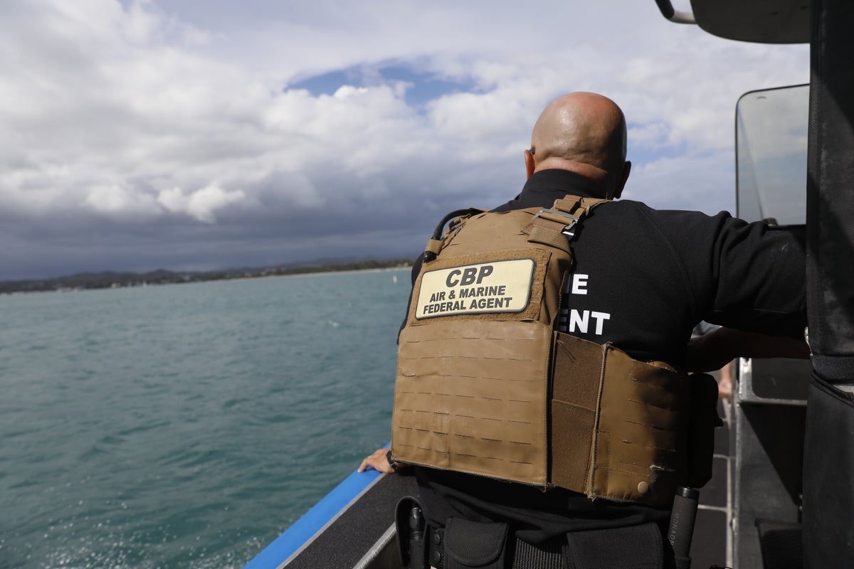 Sınır Devriyesi ajanları Porto Riko kıyılarında 800 pound kokain ele geçirdi