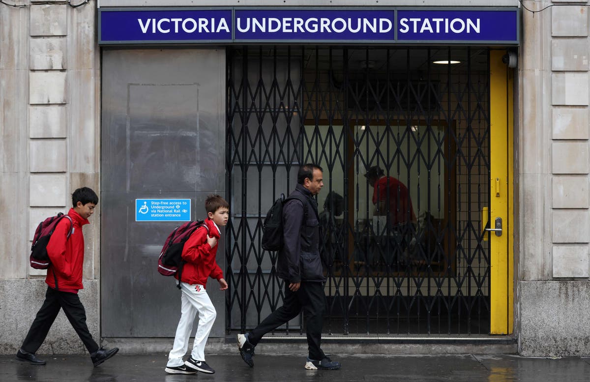 How can travellers get around London during today’s Tube strike?