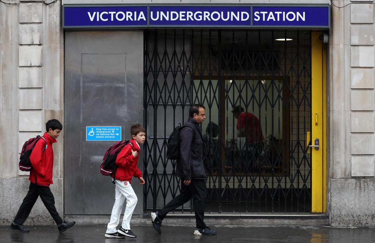 Tube strike: How can I get around London during walkout?