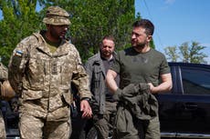 Zelensky visits frontline as fighting rages in eastern Ukraine