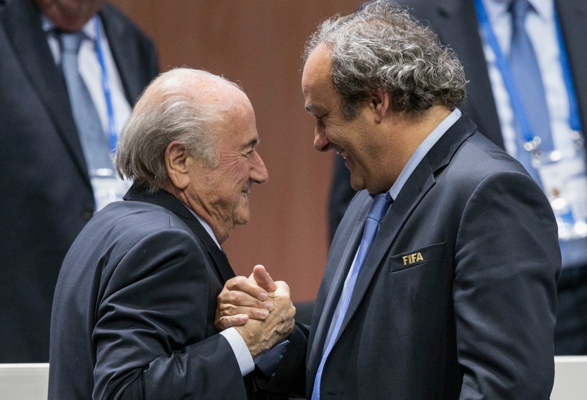 Blatter ve Platini sonunda FIFA dolandırıcılık davasında mahkemeye çıkacak