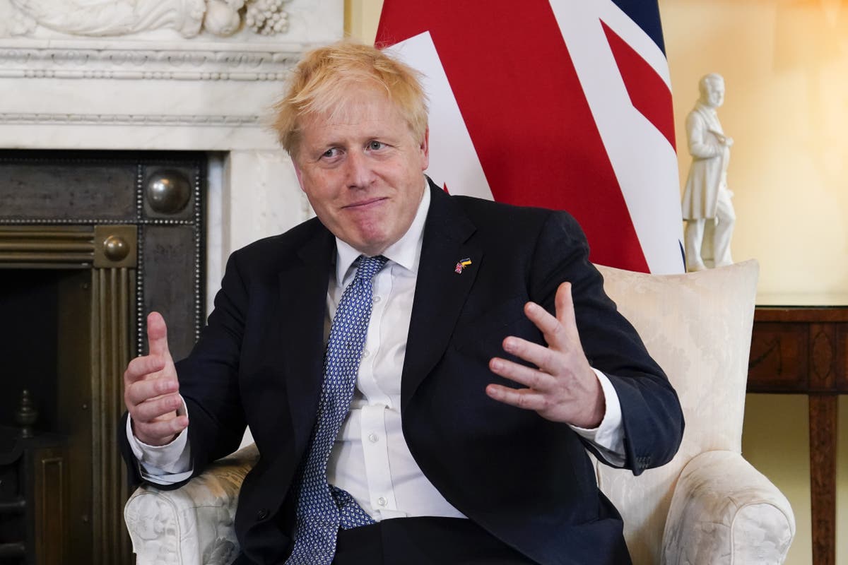 British public believe MPs should vote to remove Boris Johnson &ndash; polls