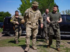 Zelensky visits frontline as fighting rages in eastern Ukraine 
