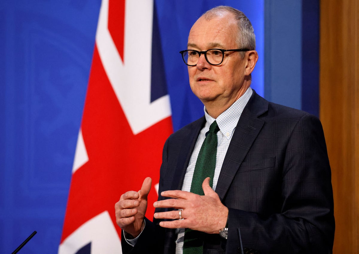‘Disappointing’ No 10 didn’t stick to Covid rules, Patrick Vallance says