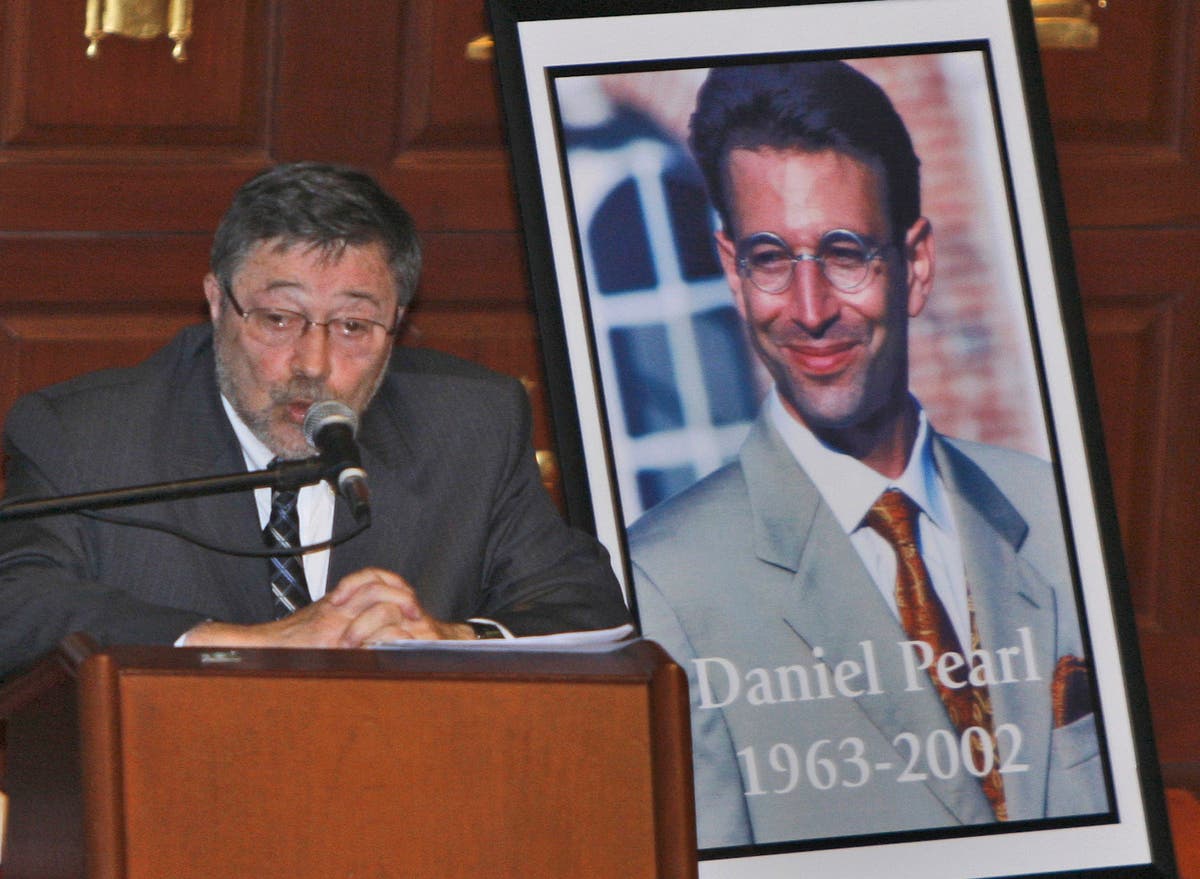 Daniel Pearl’s family backs journalism advisor facing suspension at school named after him: ‘Reconsider this decision’ Daniel Pearl’s family backs journalism advisor facing suspension at school named after him: ‘Reconsider this decision’