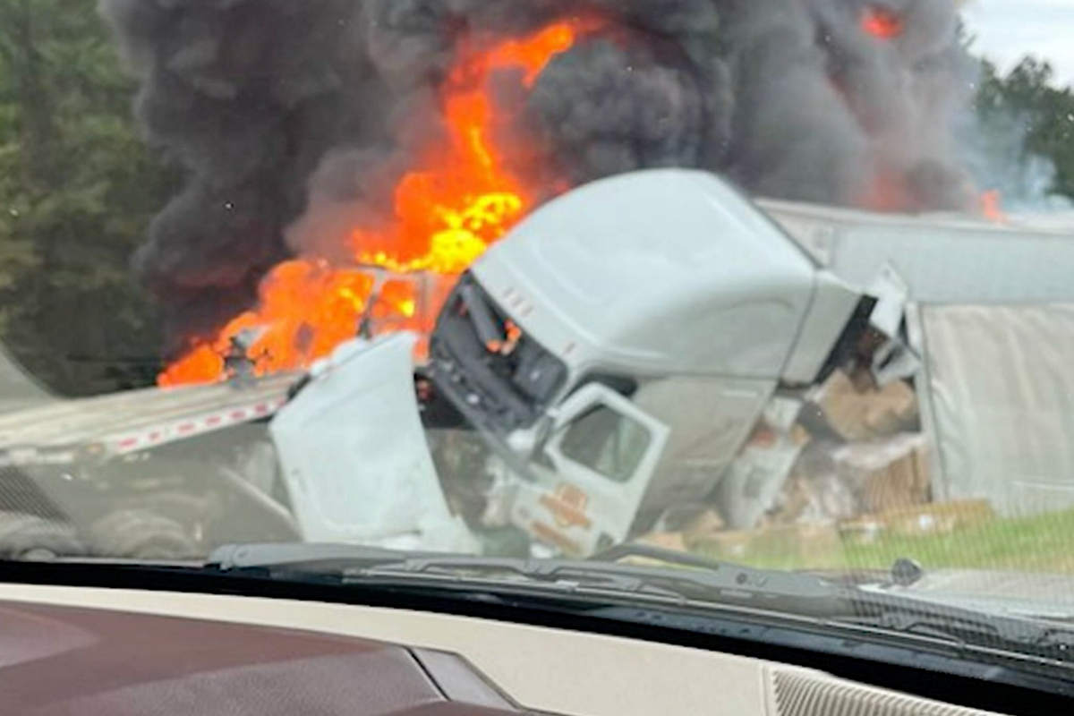 Three dead in fiery interstate pile-up in Arkansas | The Independent